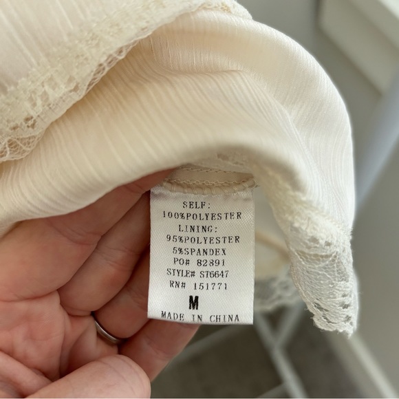 Breath of Youth Lelis Collection Cropped Blouse - Picture 4 of 4